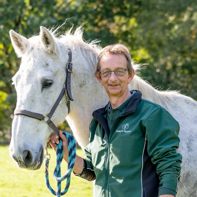 stichtingdepaardenkamp_overons_frans